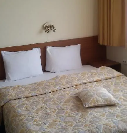 בית הארחה Deskoni's Place 2*