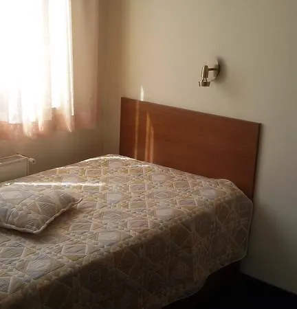 Deskoni's Place לוזנטס
