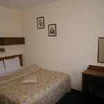招待所 Deskoni's Place 2*
