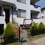 Deskoni's Place 2* 洛泽内茨