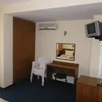 Deskoni's Place 招待所 2*
